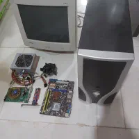 کامپیوتر و گوشی تلفن