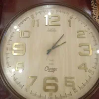 ساعت دیواری چوبی