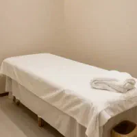 ماساژ در منزل جهت رهایی از درد سیاتیک و دیسک کمر