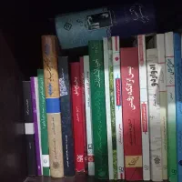 تعدادی کتاب سالم هرکدام ۲۰۰