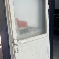 درب المینیوم در حد نو