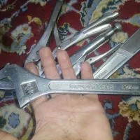 تعدادی آچار|ابزارآلات|بیرجند, |دیوار