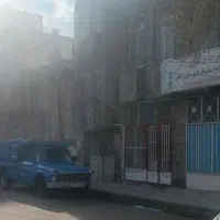 منزل ویلایی با دو مغازه تجاری