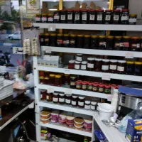 قفسه آلمینیومی سفید