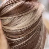 رنگ مو کراتین، ناخن ،گریم و شنیون در مسکن