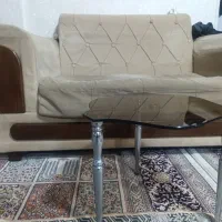 مبل کار کرده و جلو مبلی