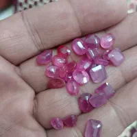 یاقوت سرخ|جواهرات|ری, سیزده آبان|دیوار