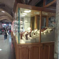 مغازه در بازار قیصریه راسته طلافروشان