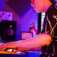 آموزش نوازندگی کیبورد (ارگ)