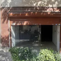 ۱۲متر مغازه/۷متر انباری/یک پارکینگ سندی.