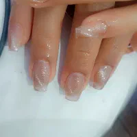 کاشت ناخن با بهترین متریال