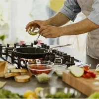 به یک آشپز برای رستوران نیازمندیم خانوم یا آقا