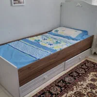 تخت نوجوان و جوان