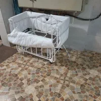 تخت نوزادهمراه|تخت و صندلی بچه|رشت, گیل|دیوار