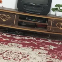 میز تلویزیون قهوه‌ای