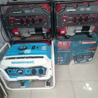 پنل های خورشیدی و چراغ قوه