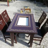 میز ناهارخوری. عسلی وکیوم