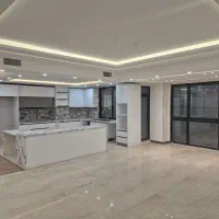 ۱۳۵متر تکواحد چهارباغ شرقی نما مشاعات شیک