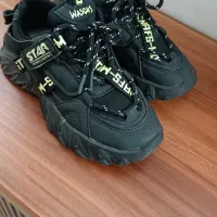 تعدادی کفش پسرانه