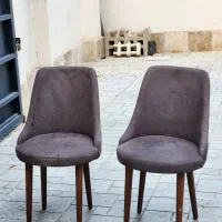دو عدد صندلی