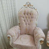 مبل ها تازه پارچه عوض شده فوم مرغوب با سه تا میز