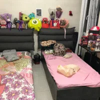 دو عدد تخت خواب و یک میز آرایش|تخت و سرویس خواب|رودهن, |دیوار