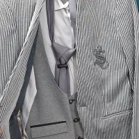 کت و شلوار|لباس|کرج, برغان|دیوار