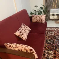 مبل ومیز ناهارخوری گرد و سه عدد صندلی