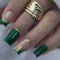 خدمات وآموزش کاشت ناخن ومژه