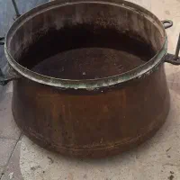 دیگ مسی|ظروف پخت‌وپز|شیراز, صاحب الزمان|دیوار