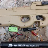 تفنگ شارژی P90 تیر ژله ای رنگ کرمی ارزان