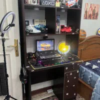 میز تحریر با کتابخانه