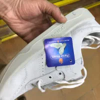 کفش پیاده روی و کار پارسا