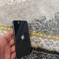 آیفون se 2020 تمیز بدون خش