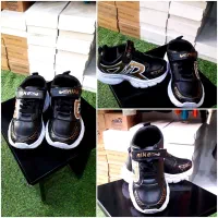 ک ف ش کفش|کیف، کفش، کمربند|کبودرآهنگ, |دیوار