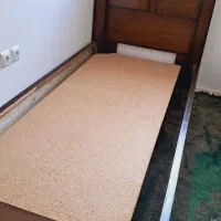 تخت یک نفره و پا تختی