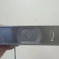 دوتلوزیون آنالوگ صفحه تخت‌ باکنترل زیرتلوزیونیش