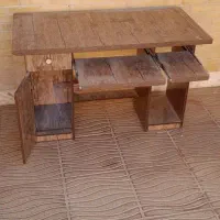 میز کامپیوتر دست دوم رنگ کرم .در حد نو