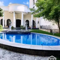 ۸۰۰ متر زمین ۵۰۰ متر بنا عمارت سفیر فرمانیه شرقی