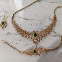 خیلی شیک ونو آبکاری طلا شده و شماره داره