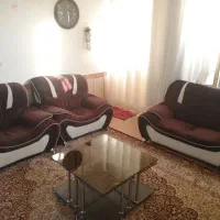 مبل راحتی و جلو مبلی