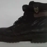 یک جفت کتانی و بوت دخترانه مشکی|کیف، کفش، کمربند|رشت, پیرکلاچای|دیوار