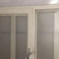 پنجره لنگه دار