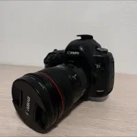 Canon 5D Mark II + 24-70 f/2.8Lلنز