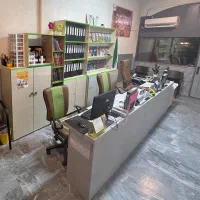 منشی و مسئول دفتر آکادمی زبان