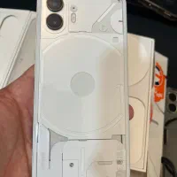 گوشی ناتینگ فون ۲ و ساعت Galaxy Watch 6