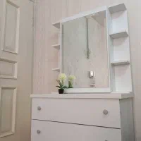 کنسول و آینه