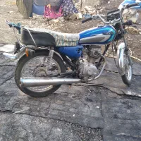 موتور ۱۲۵مدارک دارد کارت و سند مدل ۸۴ولی پلاک قدیم