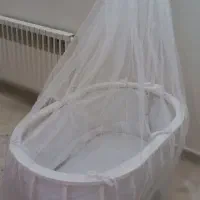 تخت خواب نوزاد بالش شیر دهی و قنداق و آغوشی