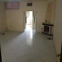 آپارتمان نمایشگاه، ارمغان دوونیم طبقه روی پیلوت